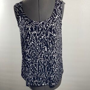 Maternity Liz Lange Top Size Small Black and White Patterned  Low Round Neck